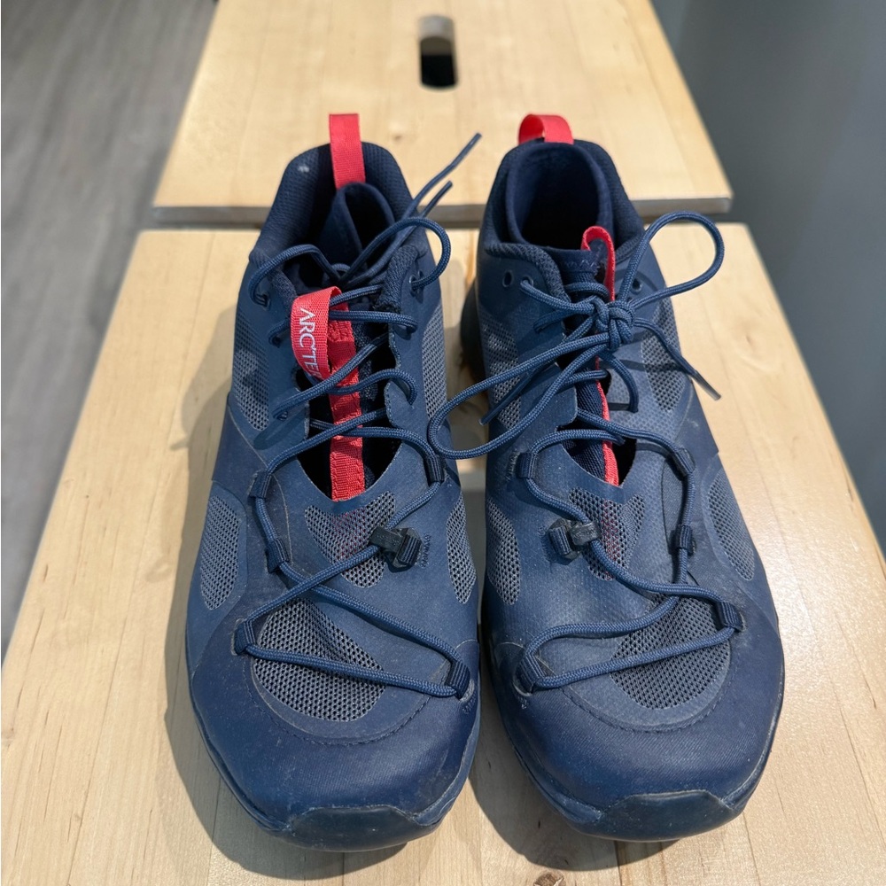 Arc’teryx Women’s Hiking Shoes - Size US6.5